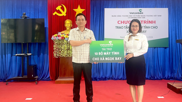 CHƯƠNG TRÌNH TRAO TẶNG 10 MÁY VI TÍNH CHO XÃ NGỌK BAY